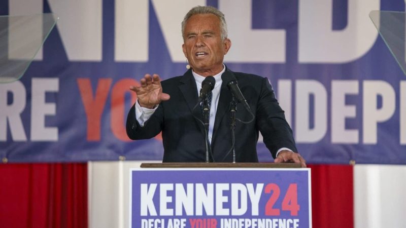 Robert F. Kennedy, Jr. suspends campaign, backs Trump for president