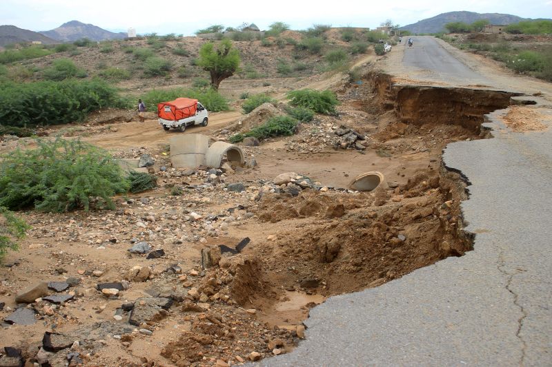 Floods in Yemen kill nearly 100, damage thousands of homes