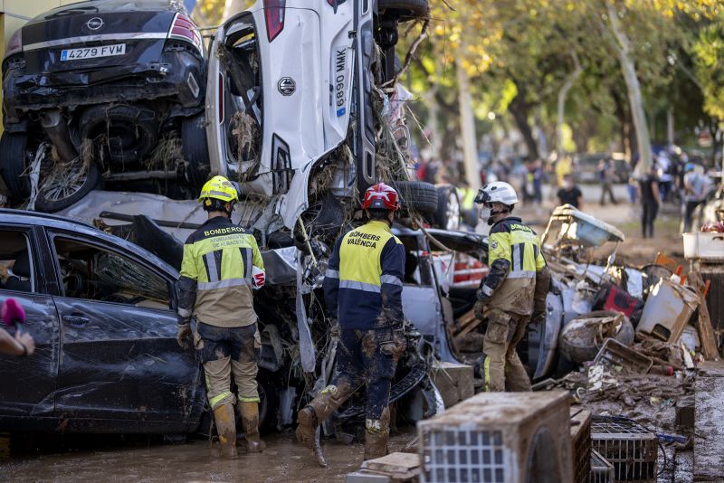 Furious residents in Spain’s Valencia feel abandoned after historic floods with more rain on the way