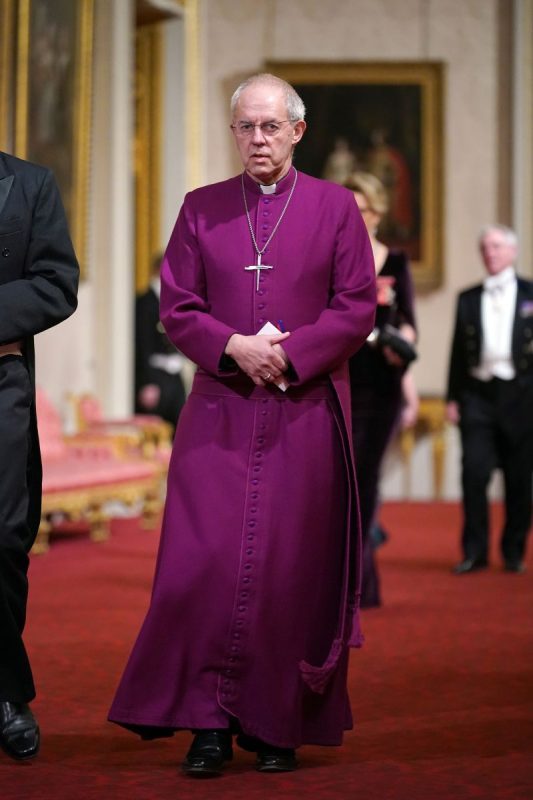 Archbishop of Canterbury resigns over handling of church child abuse case