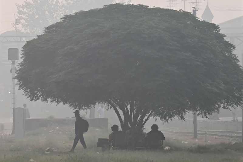 Pakistan province calls for ‘climate diplomacy’ with India as record smog chokes major city