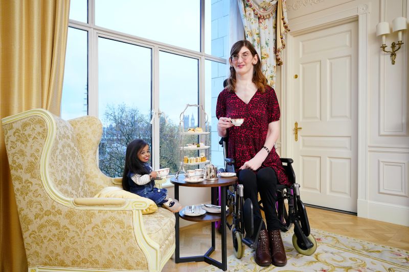 World’s tallest and shortest women meet for afternoon tea