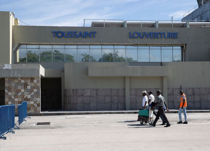 Airlines cancel flights to Haiti after gunfire hits Spirit airplane over Port-au-Prince