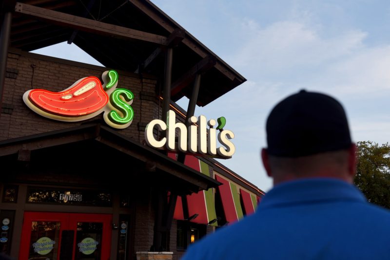 From Chili’s to burger chains, here are the restaurant industry winners and losers in 2024