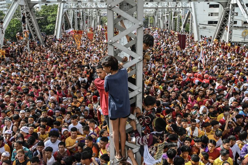 Philippines’ Black Nazarene procession draws hundreds of thousands of devotees