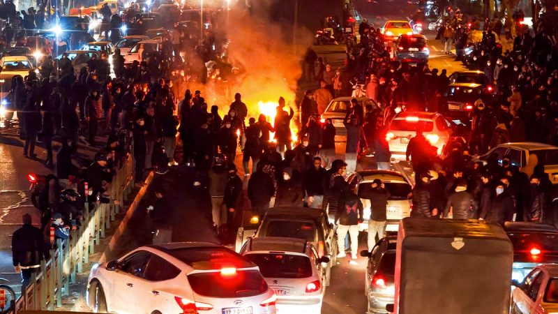 Trump told Iran has halted killings amid mounting protest pressure